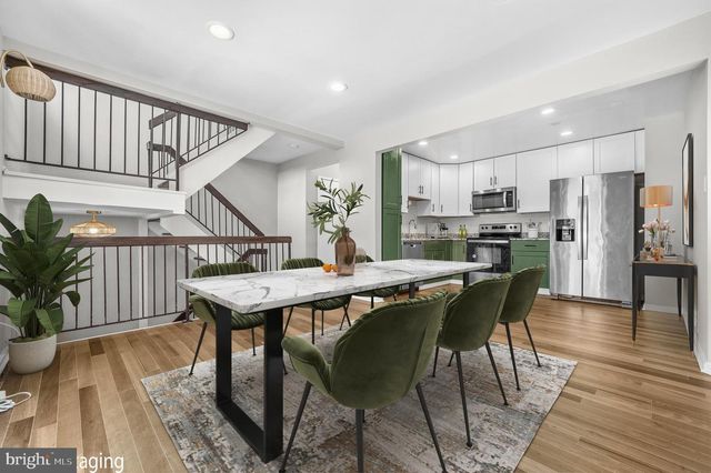 3072 SUGAR LN, Vienna, VA 22181