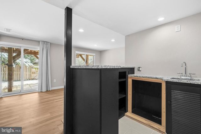 3072 SUGAR LN, Vienna, VA 22181