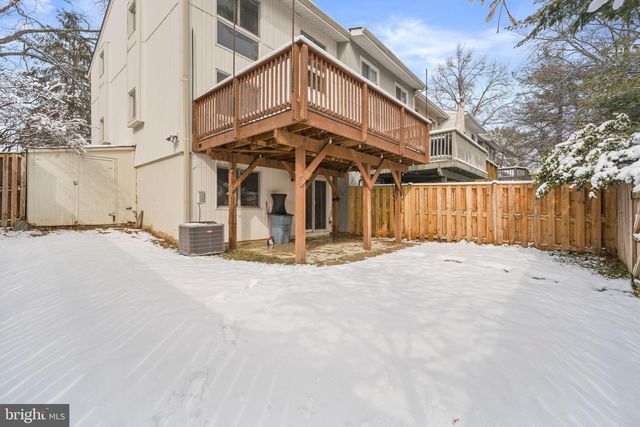 3072 SUGAR LN, Vienna, VA 22181