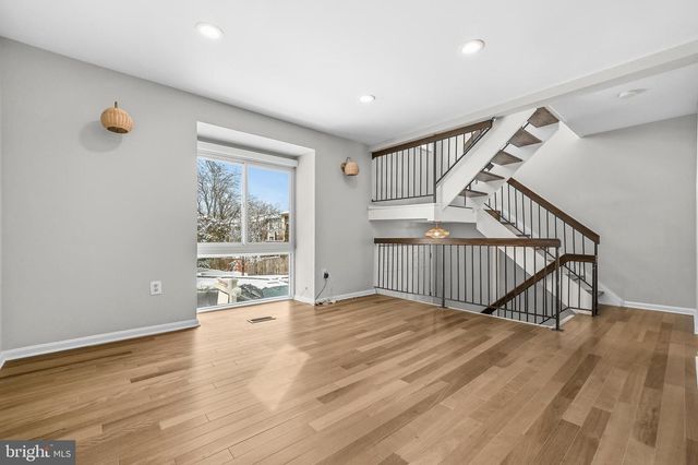 3072 SUGAR LN, Vienna, VA 22181