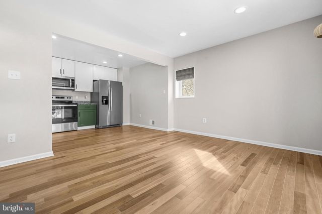 3072 SUGAR LN, Vienna, VA 22181