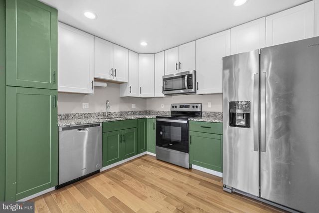 3072 SUGAR LN, Vienna, VA 22181