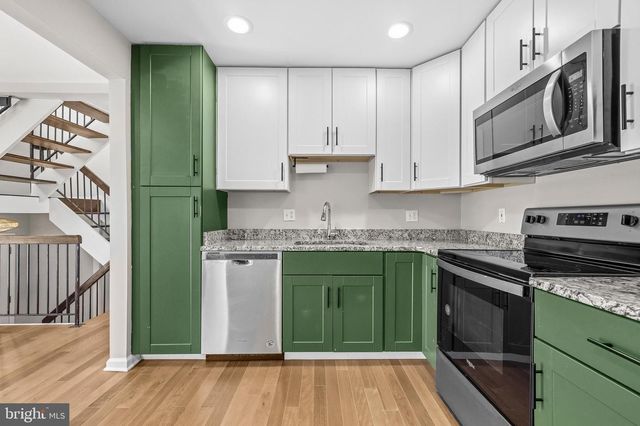 3072 SUGAR LN, Vienna, VA 22181