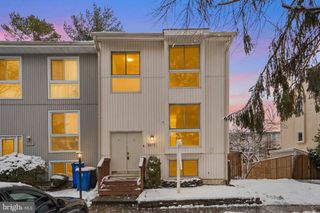 3072 SUGAR LN, Vienna, VA 22181