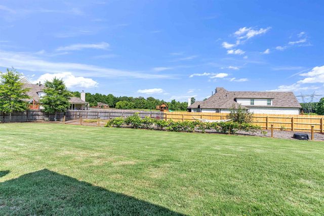 615 GLENSHEE DR, Rossville, TN 38066