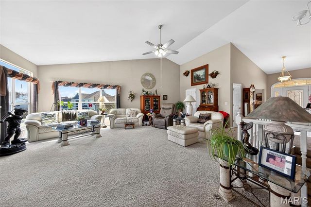 1521 Hibernation Hollow, Wentzville, MO 63385