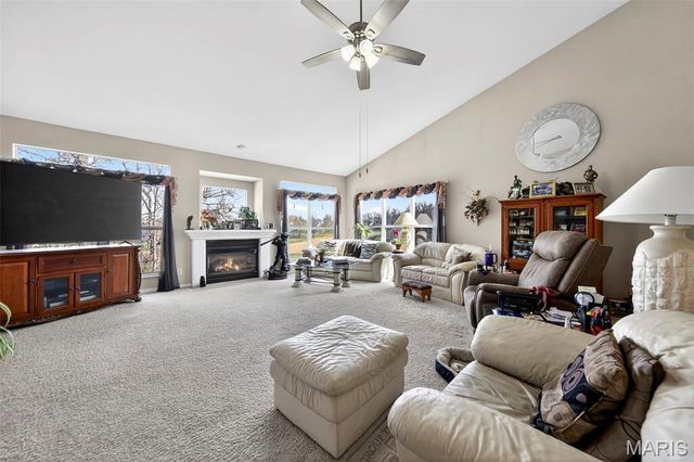 1521 Hibernation Hollow, Wentzville, MO 63385