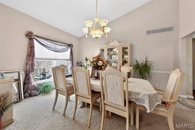 1521 Hibernation Hollow, Wentzville, MO 63385