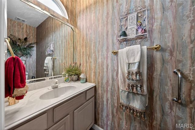 1521 Hibernation Hollow, Wentzville, MO 63385