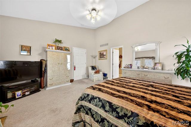 1521 Hibernation Hollow, Wentzville, MO 63385