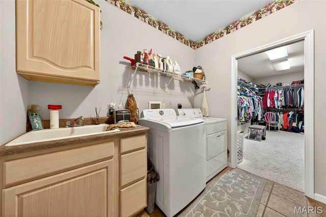 1521 Hibernation Hollow, Wentzville, MO 63385