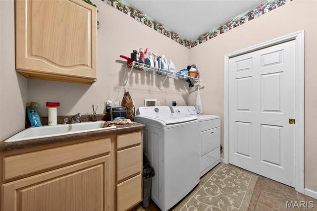 1521 Hibernation Hollow, Wentzville, MO 63385