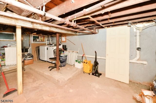 171 Ampere Pkwy, Bloomfield Twp., NJ 07003