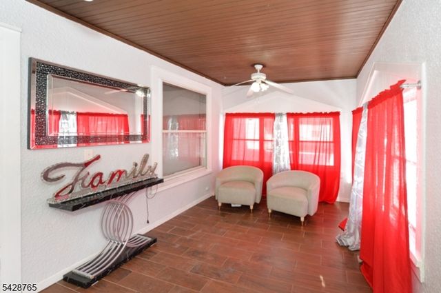 171 Ampere Pkwy, Bloomfield Twp., NJ 07003