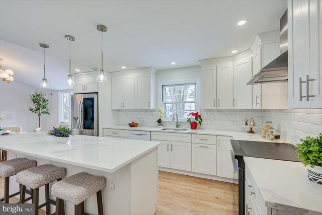 40 DOGWOOD LN, Princeton, NJ 08540