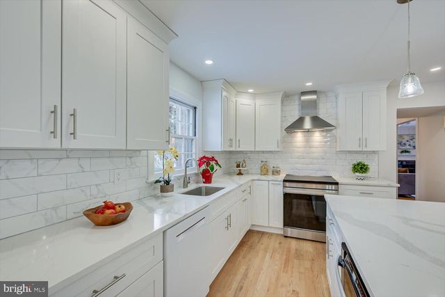 40 DOGWOOD LN, Princeton, NJ 08540