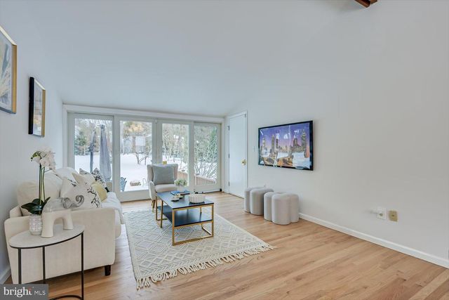 40 DOGWOOD LN, Princeton, NJ 08540