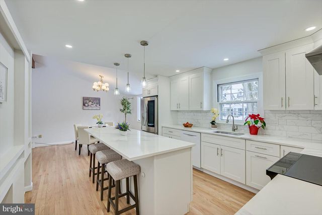 40 DOGWOOD LN, Princeton, NJ 08540