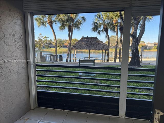 1101 Colony Point Cir 102, Pembroke Pines, FL 33026