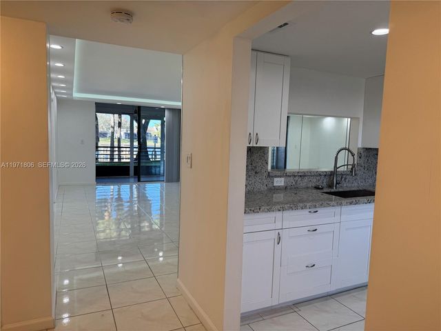 1101 Colony Point Cir 102, Pembroke Pines, FL 33026