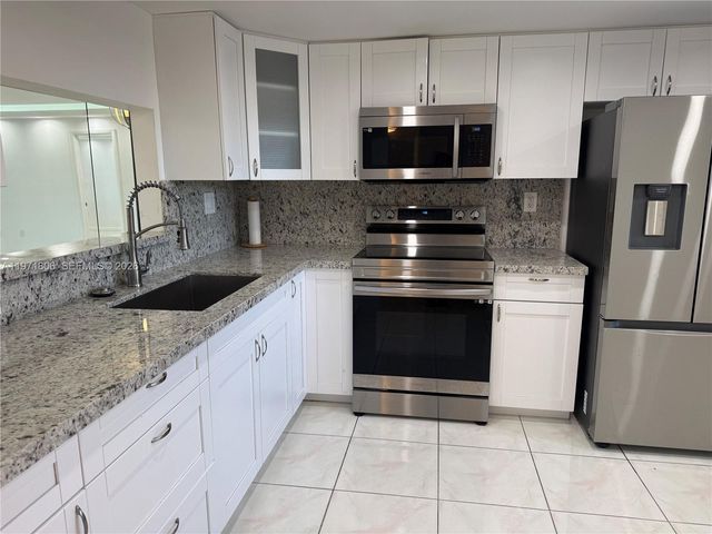 1101 Colony Point Cir 102, Pembroke Pines, FL 33026