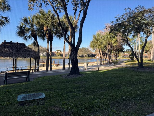 1101 Colony Point Cir 102, Pembroke Pines, FL 33026