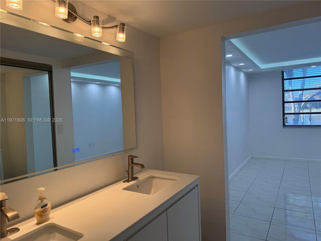 1101 Colony Point Cir 102, Pembroke Pines, FL 33026