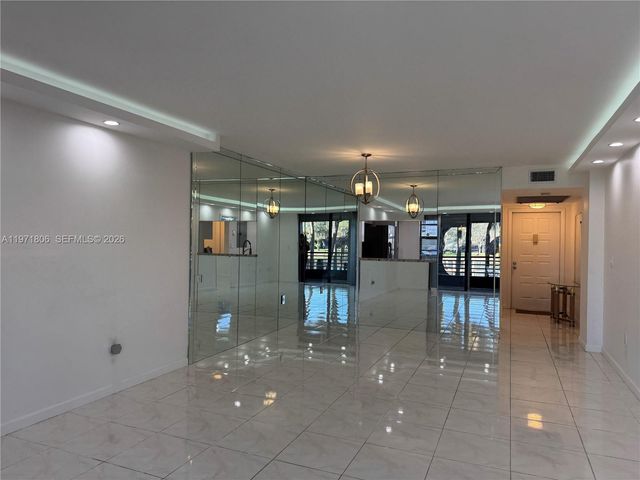 1101 Colony Point Cir 102, Pembroke Pines, FL 33026