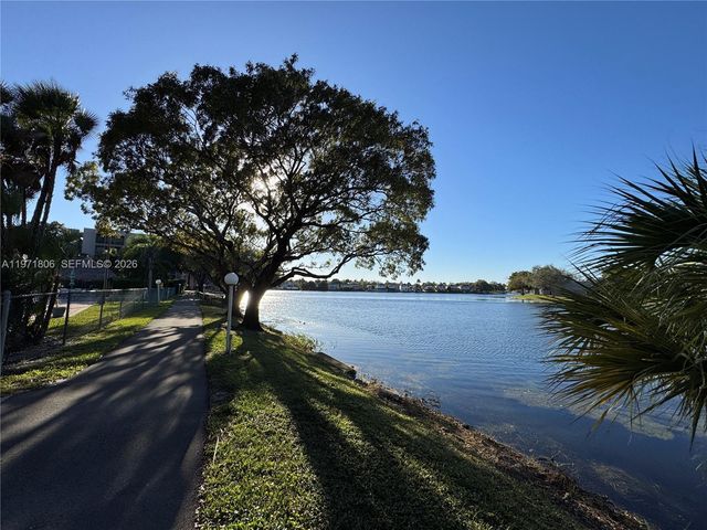 1101 Colony Point Cir 102, Pembroke Pines, FL 33026