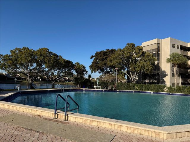 1101 Colony Point Cir 102, Pembroke Pines, FL 33026