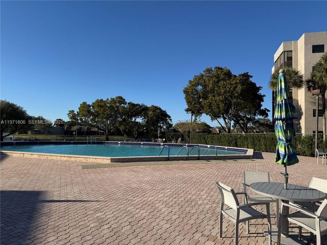 1101 Colony Point Cir 102, Pembroke Pines, FL 33026