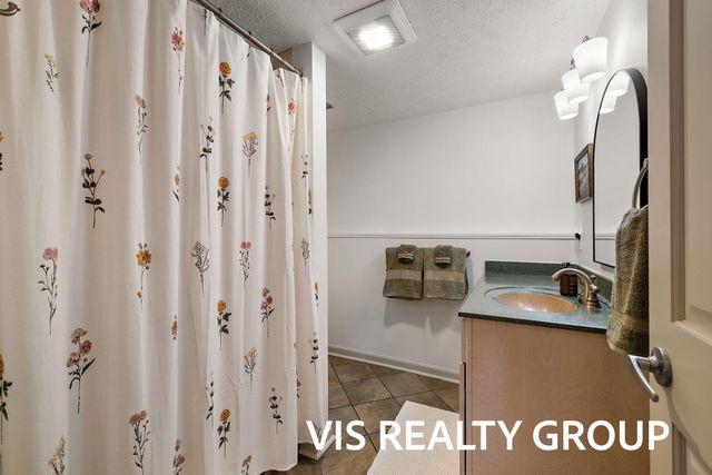 1700 Barbara Court, Grand Haven, MI 49417