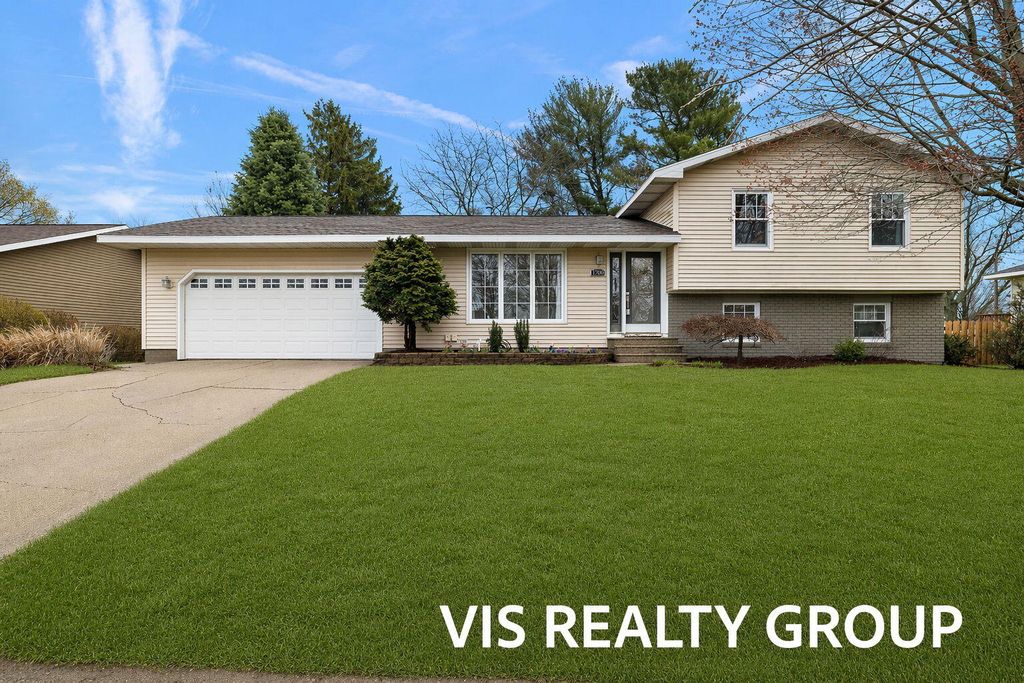 1700 Barbara Court, Grand Haven, MI 49417