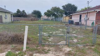 2033 Orange St, Corpus Christi, TX 78418