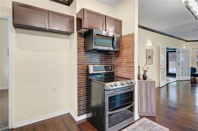 1438 W 116th Street, Cleveland, OH 44102