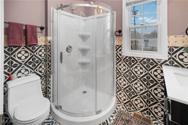 1438 W 116th Street, Cleveland, OH 44102