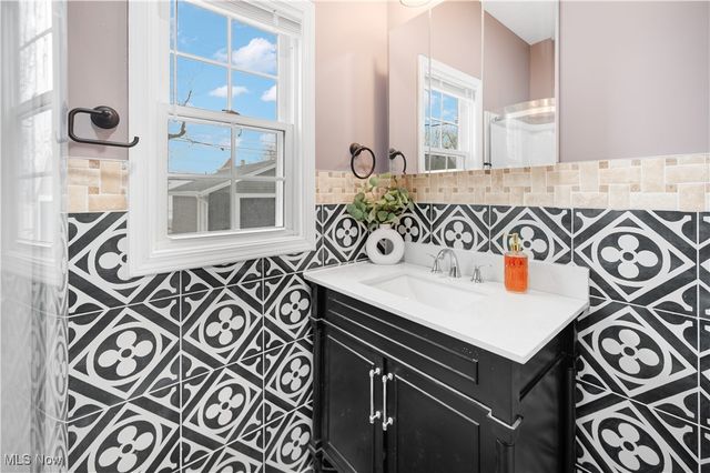 1438 W 116th Street, Cleveland, OH 44102