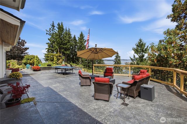 35 Silver Beach Drive, Steilacoom, WA 98388