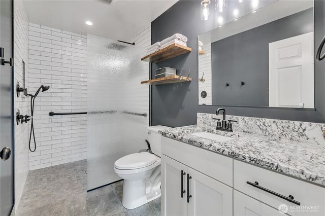 35 Silver Beach Drive, Steilacoom, WA 98388
