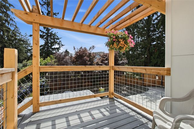 35 Silver Beach Drive, Steilacoom, WA 98388