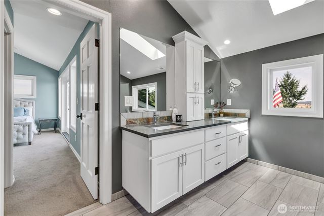 35 Silver Beach Drive, Steilacoom, WA 98388