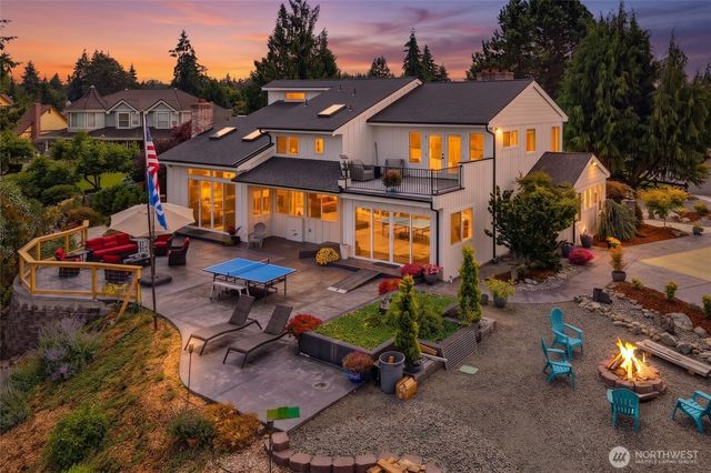 35 Silver Beach Drive, Steilacoom, WA 98388