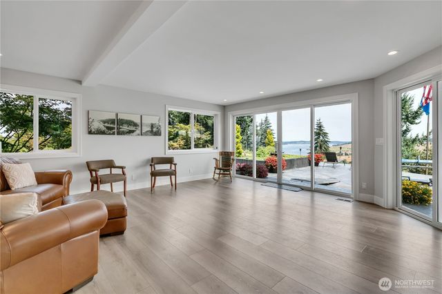 35 Silver Beach Drive, Steilacoom, WA 98388