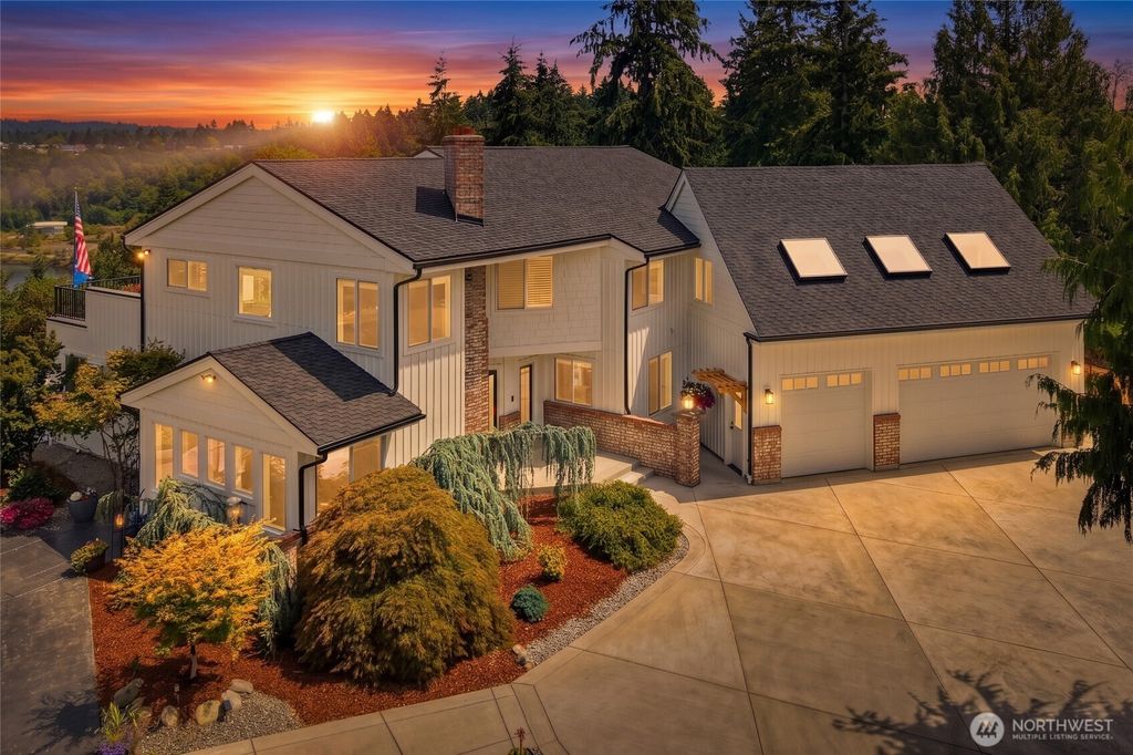 35 Silver Beach Drive, Steilacoom, WA 98388