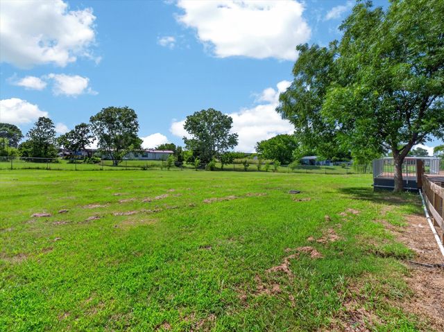 13051 Cherokee Road, Sanger, TX 76266