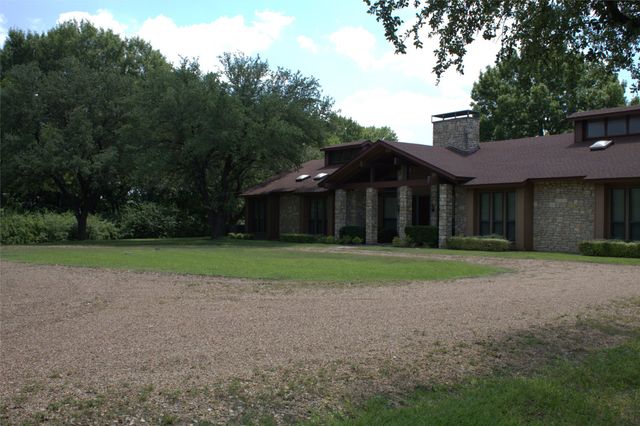 2300 W Main Street, Lancaster, TX 75146
