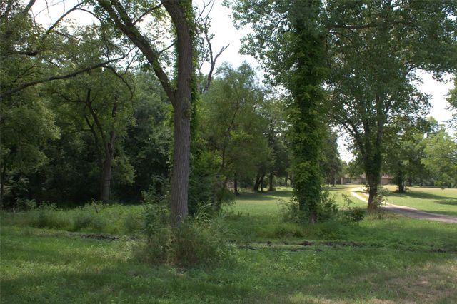 2300 W Main Street, Lancaster, TX 75146