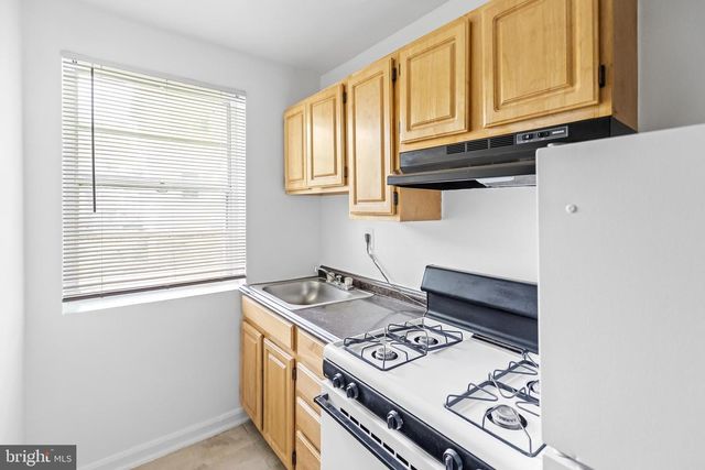 206 TRENTON PL SE, Washington, DC 20032