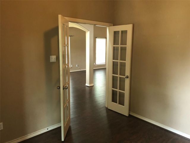 124 High Meadow Road, Red Oak, TX 75154