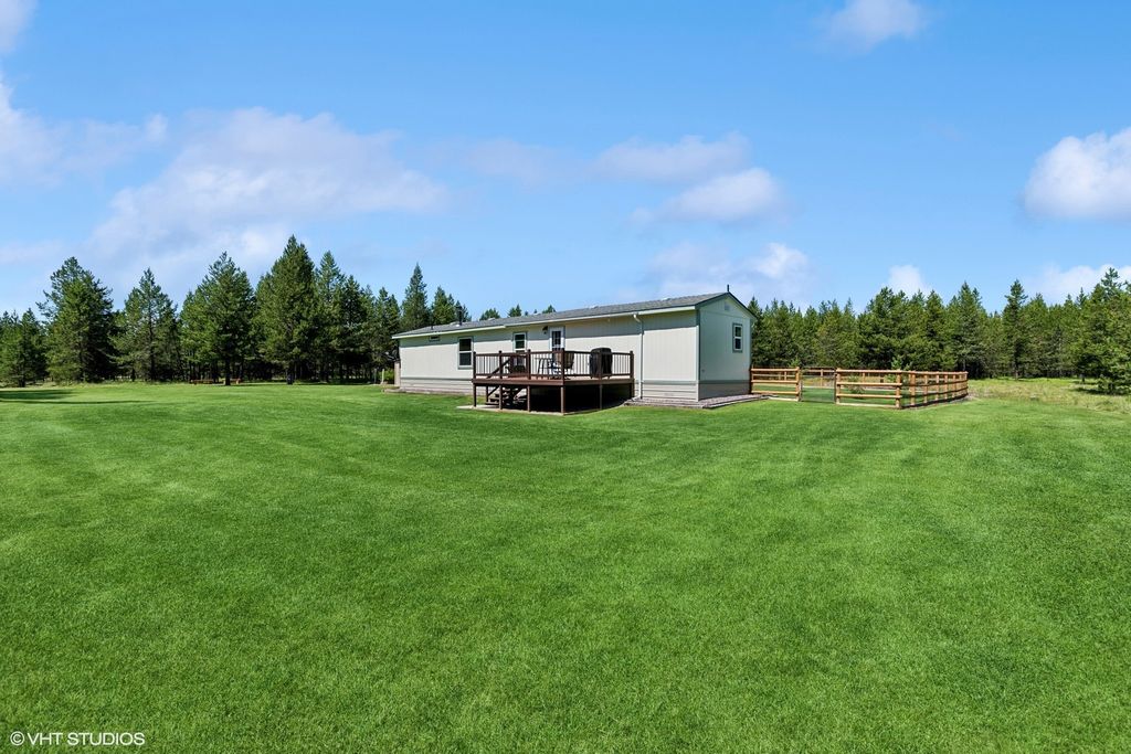 Image 4 of property listing at 8850 Us Highway 2 W, Marion, MT 59925